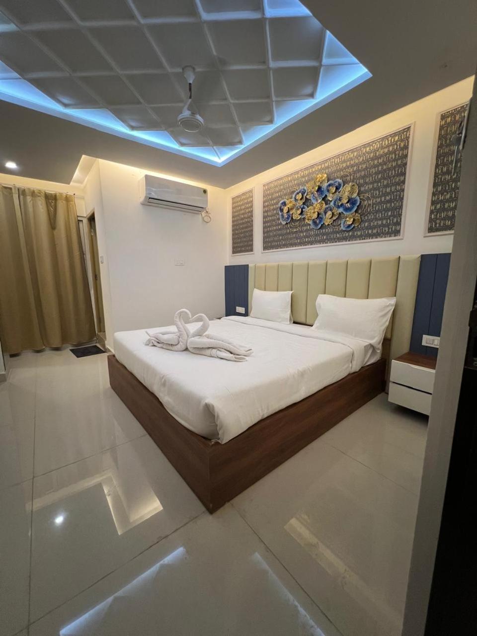 Snr Venus Hotels ตีรูปาติ ภายนอก รูปภาพ